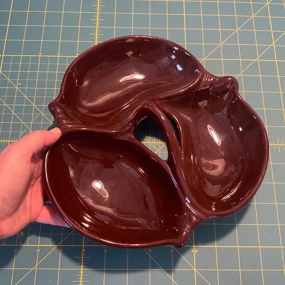 Cal Orig Three Compartment Dish. - Picture 1 of 6